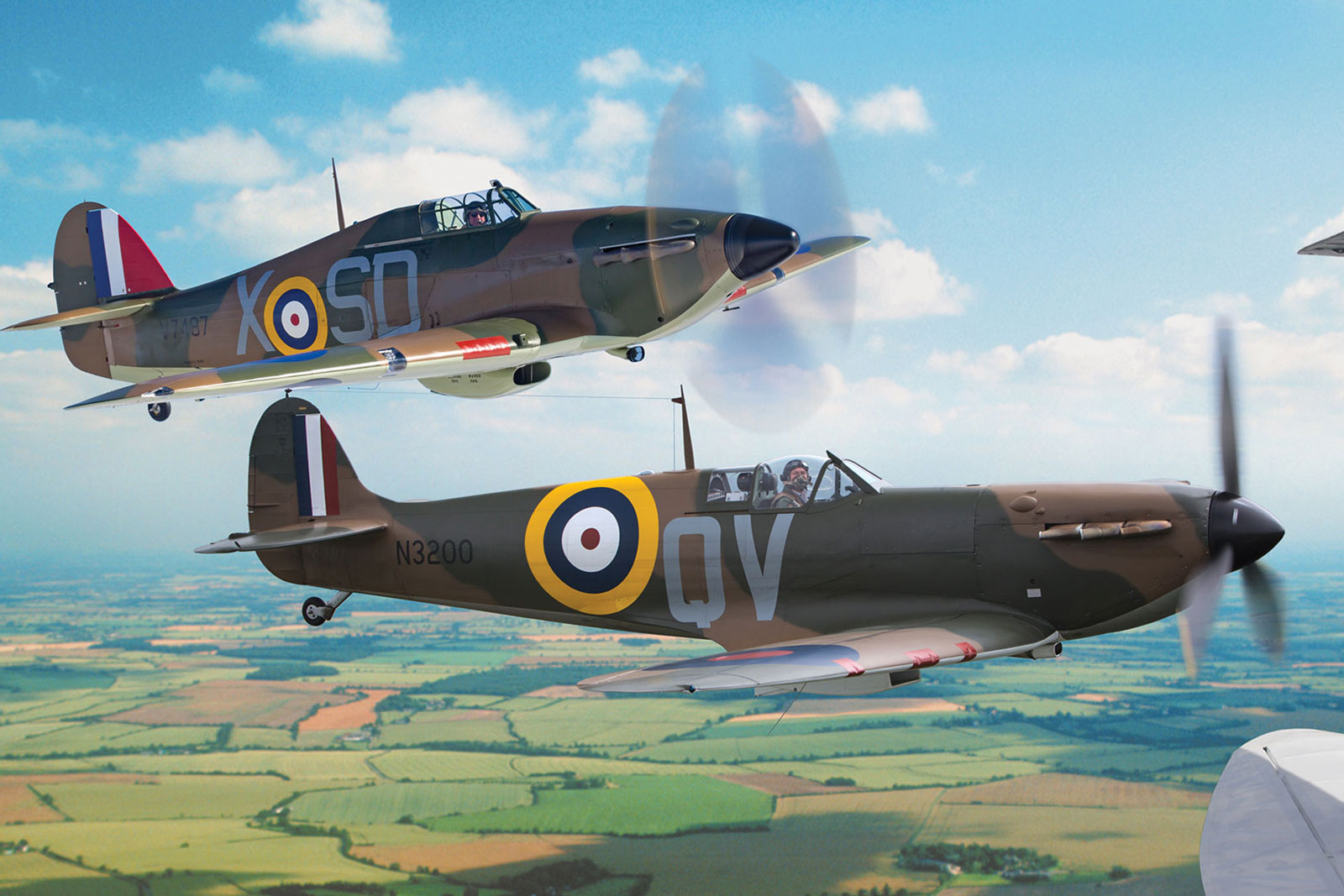 Wing to Wing with a Spitfire and Hurricane